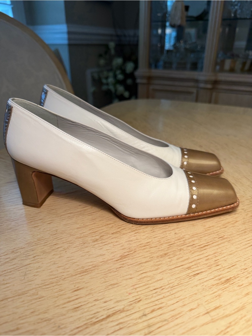 Stuart Weitzman Square -Toe Block Heel Pump. (9.5)
